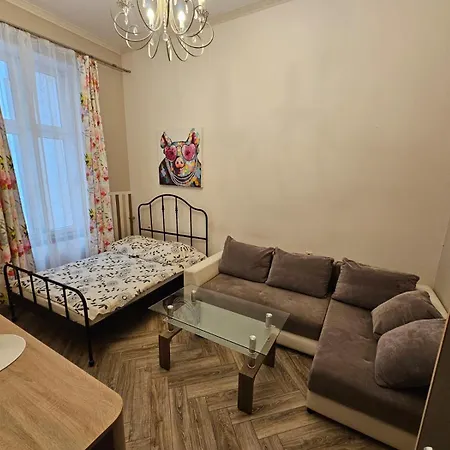 Mikubo Apartman *