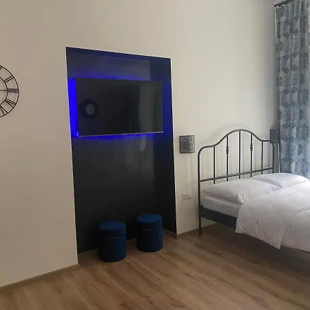 Apartament Mikubo *