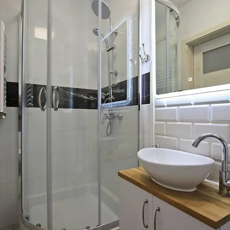 Mikubo Apartament *